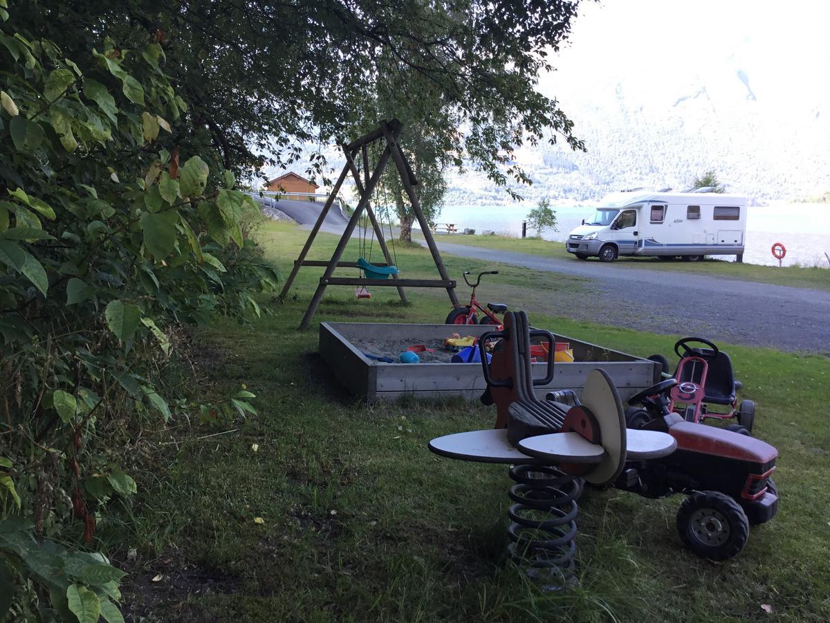 Nesset Fjordcamping Olden Exteriér fotografie