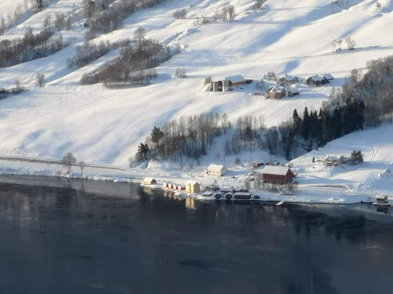 Nesset Fjordcamping Olden Exteriér fotografie